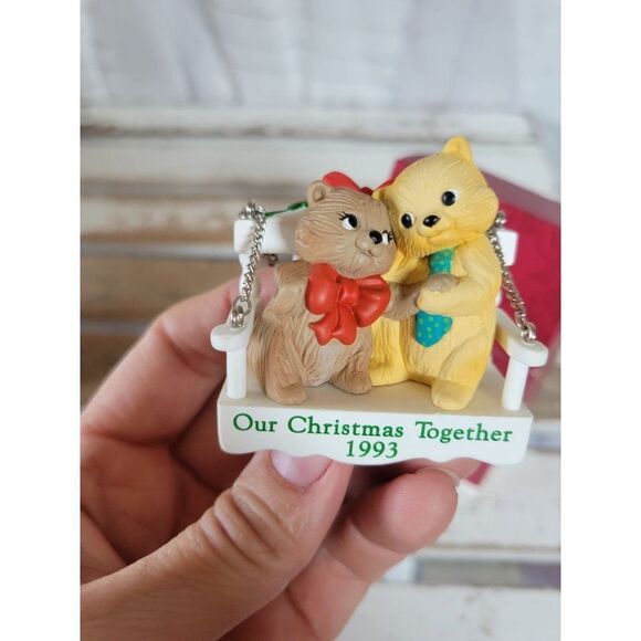Hallmark our Christmas together cat kitten bench ornament 1993 - Picture 2 of 7